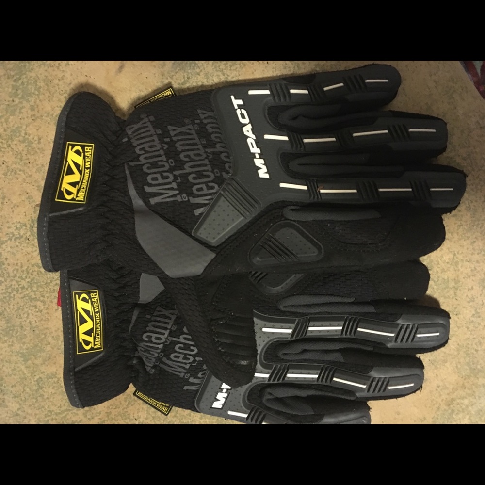 Men’s mechanix leather gloves